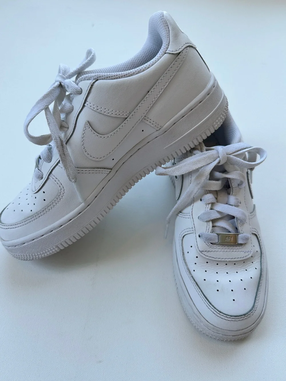Nike AIR Youth Grade School AF1 White Air Force 1 Kids Athletic Sneakers 4.5